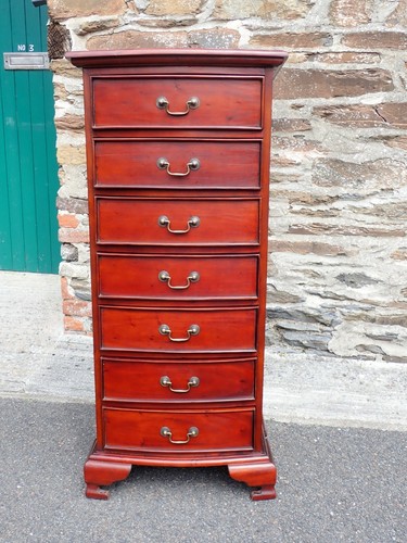Hardwood chest drawers - chest, of